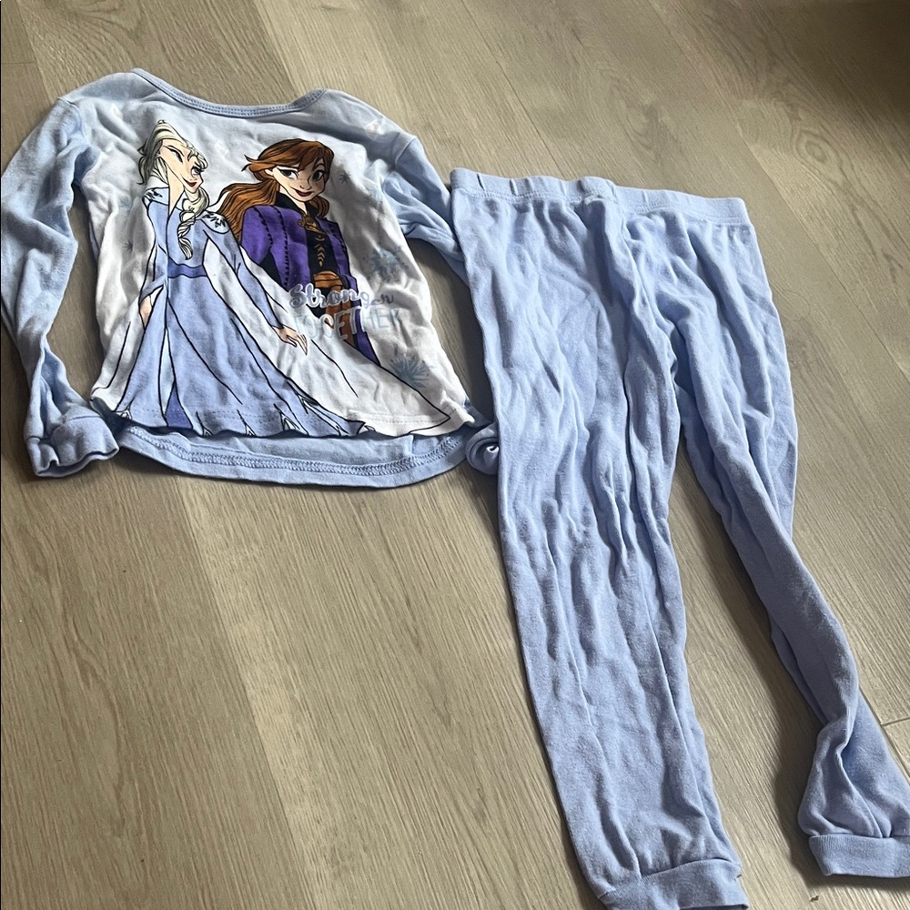 Disney Frozen Long Sleeve Kids pajamas- anna Elsa size 6